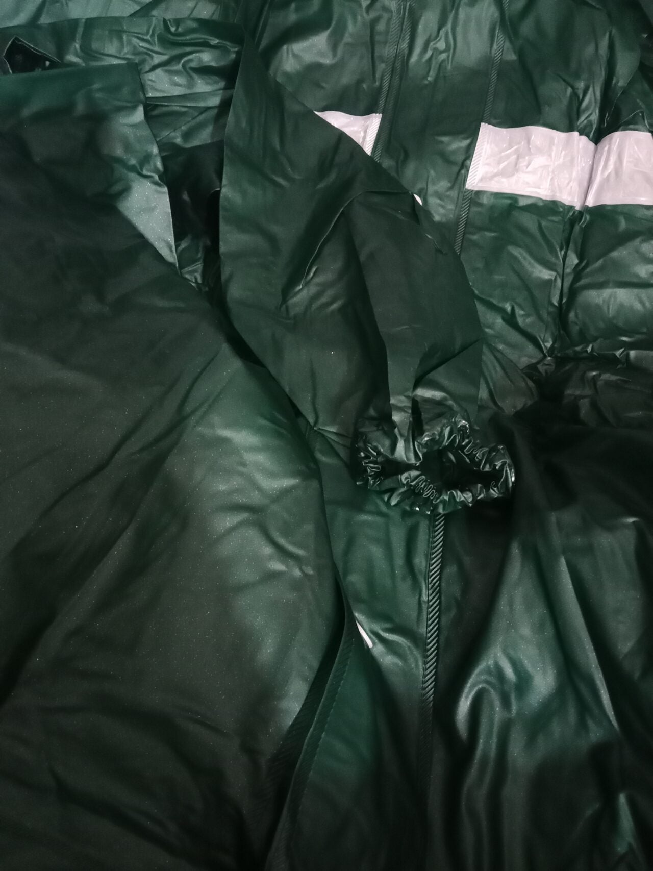 Rain Suit | China PVC Glitter Green waterproof Rain Suit (free size)